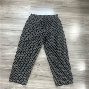 Lulu-B Black and White Patterned Capris